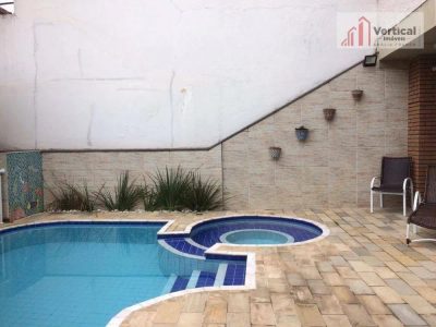 Casa, 3 quartos, 250 m² - Foto 1