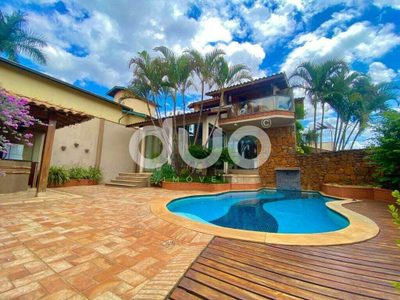 Casa, 3 quartos, 243 m² - Foto 1