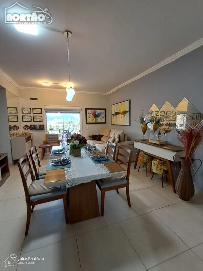 Casa, 4 quartos, 153 m² - Foto 1