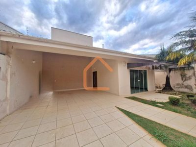 Casa, 3 quartos, 226 m² - Foto 1
