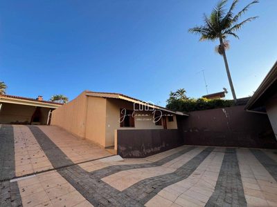 Casa, 4 quartos, 450 m² - Foto 1