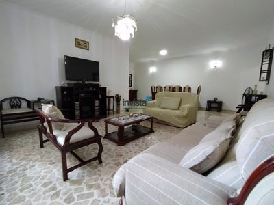 Apartamento, 3 quartos, 150 m² - Foto 1