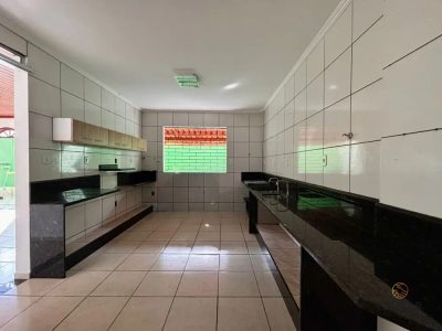 Casa, 5 quartos, 298 m² - Foto 1
