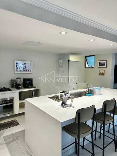Cobertura, 3 quartos, 222 m² - Foto 4