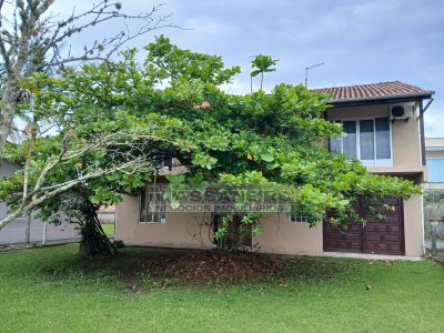 Casa, 4 quartos, 198 m² - Foto 1