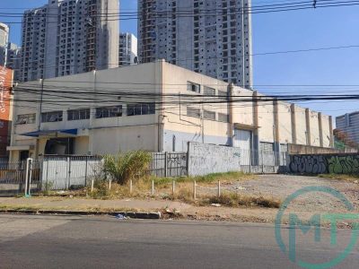 Loteamento e Condomínio, 2596 m² - Foto 1