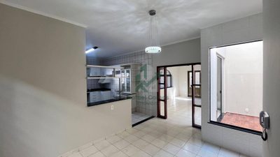 Casa, 4 quartos, 260 m² - Foto 1