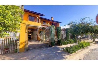 Casa, 4 quartos, 307 m² - Foto 1