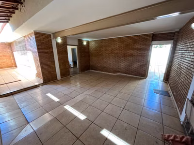 Casa, 3 quartos, 199 m² - Foto 2