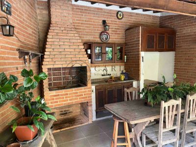 Casa, 4 quartos, 240 m² - Foto 1