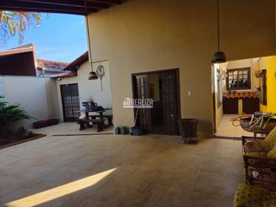 Casa, 3 quartos, 117 m² - Foto 1
