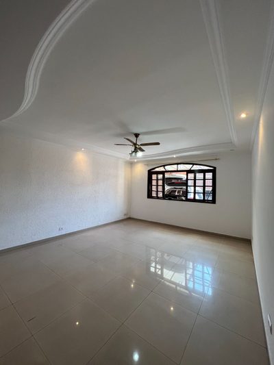 Sobrado, 3 quartos, 270 m² - Foto 1