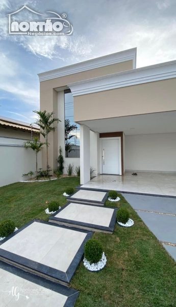 Casa, 3 quartos, 178 m² - Foto 2
