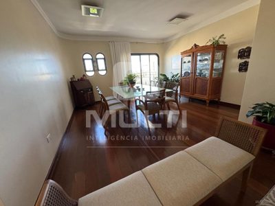 Apartamento, 3 quartos, 231 m² - Foto 2
