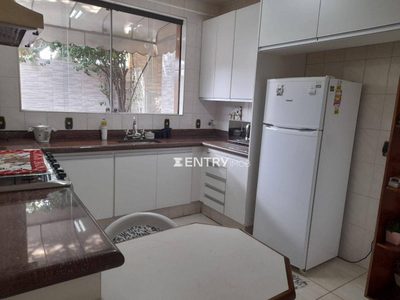 Casa, 3 quartos, 234 m² - Foto 3