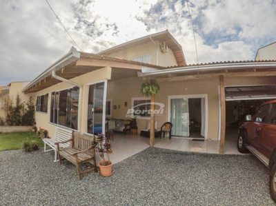 Casa, 5 quartos, 250 m² - Foto 1