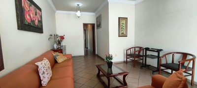 Casa, 3 quartos, 224 m² - Foto 2