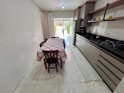 Casa, 6 quartos, 244 m² - Foto 1