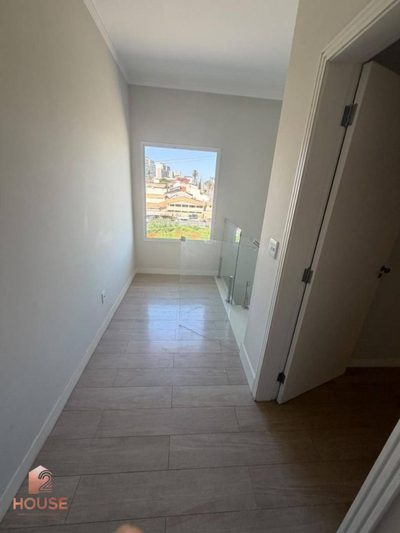 Casa, 4 quartos, 242 m² - Foto 3