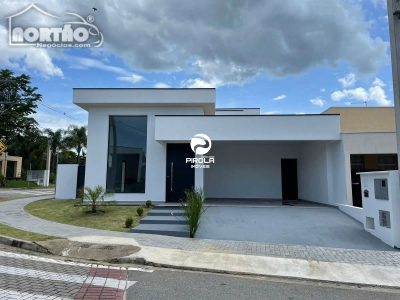Casa, 4 quartos, 160 m² - Foto 1