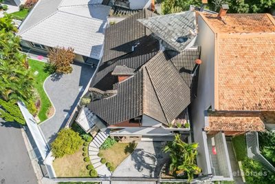 Casa, 4 quartos, 237 m² - Foto 1