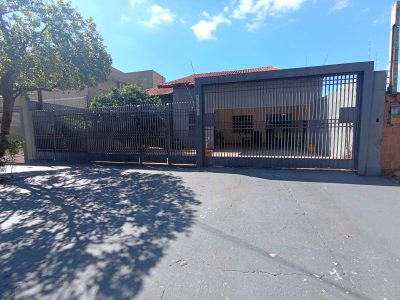 Casa, 3 quartos, 244 m² - Foto 1