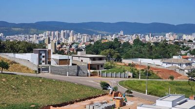 Loteamento e Condomínio, 1000 m² - Foto 1