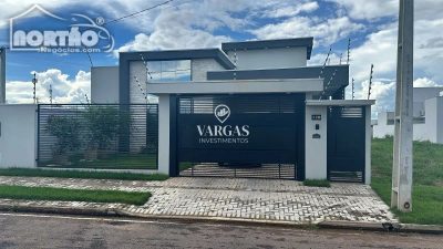 Casa, 4 quartos, 168 m² - Foto 1