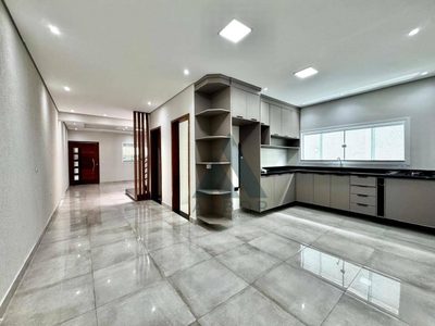 Casa, 3 quartos, 323 m² - Foto 1