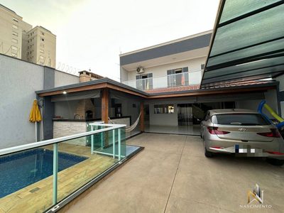 Casa, 3 quartos, 290 m² - Foto 2