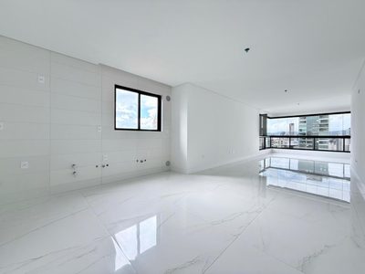 Apartamento, 4 quartos, 206 m² - Foto 2