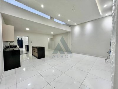 Casa, 2 quartos, 200 m² - Foto 1