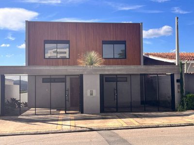 Casa, 3 quartos, 177 m² - Foto 1