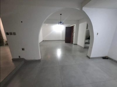 Casa, 6 quartos, 270 m² - Foto 1