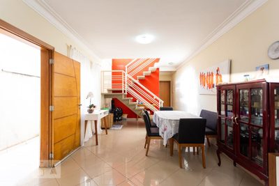 Casa, 3 quartos, 242 m² - Foto 1