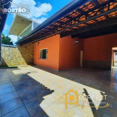 Casa, 5 quartos, 180 m² - Foto 1