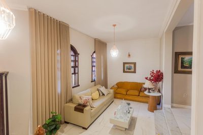 Casa, 4 quartos, 251 m² - Foto 2