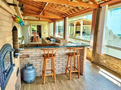 Casa, 3 quartos, 209 m² - Foto 1