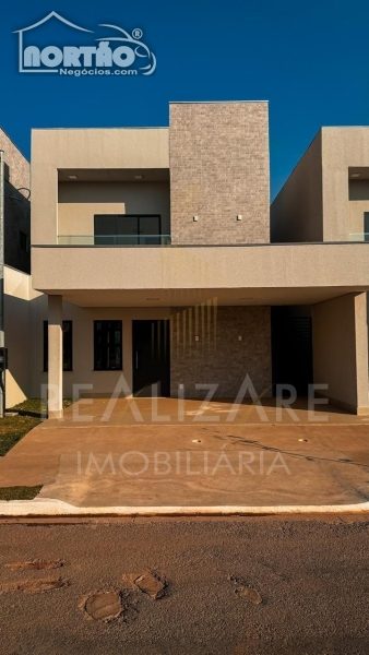 Casa, 5 quartos, 138 m² - Foto 1