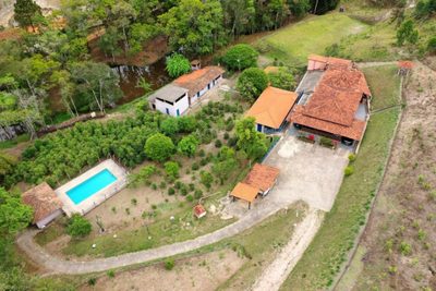 Sítio, 9 quartos, 200000 m² - Foto 1