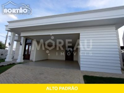 Casa, 4 quartos, 215 m² - Foto 1