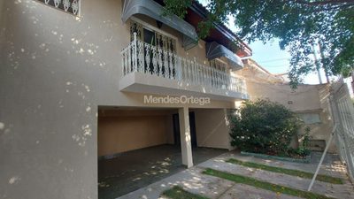 Casa, 3 quartos, 223 m² - Foto 1