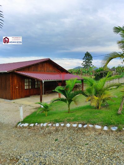 Chácara, 3 quartos, 1200 m² - Foto 1