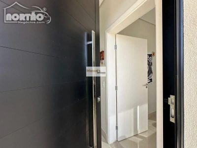Casa, 5 quartos, 256 m² - Foto 2