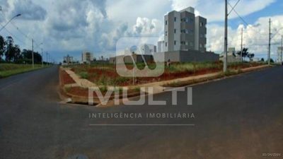 Loteamento e Condomínio - Foto 1