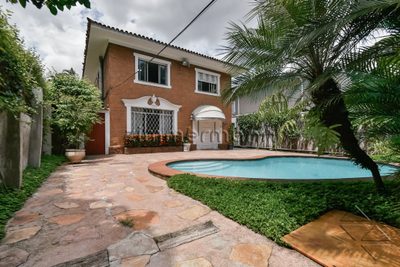 Casa, 4 quartos, 385 m² - Foto 1
