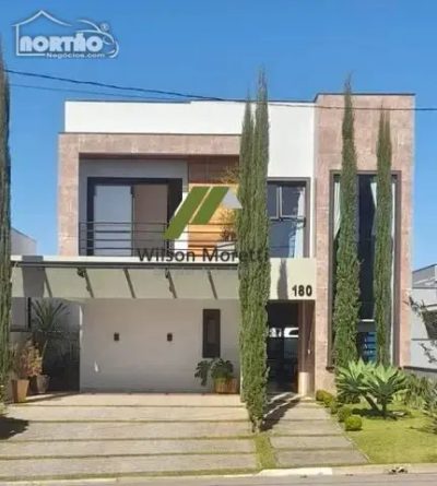 Casa, 6 quartos, 239 m² - Foto 1