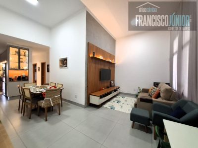 Casa, 3 quartos, 220 m² - Foto 1