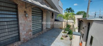 Casa, 3 quartos, 217 m² - Foto 1