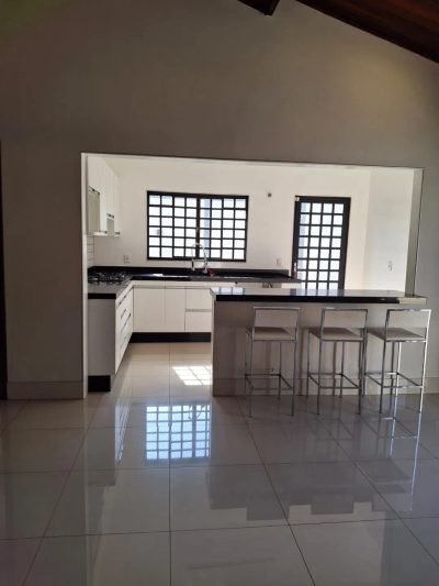 Casa, 3 quartos, 200 m² - Foto 1